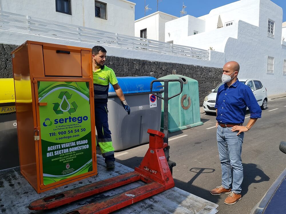 La vecindad del municipio cuenta con 33 puntos de recogida de aceite vegetal doméstico usado repartidos por todas las localidades de San Bartolomé