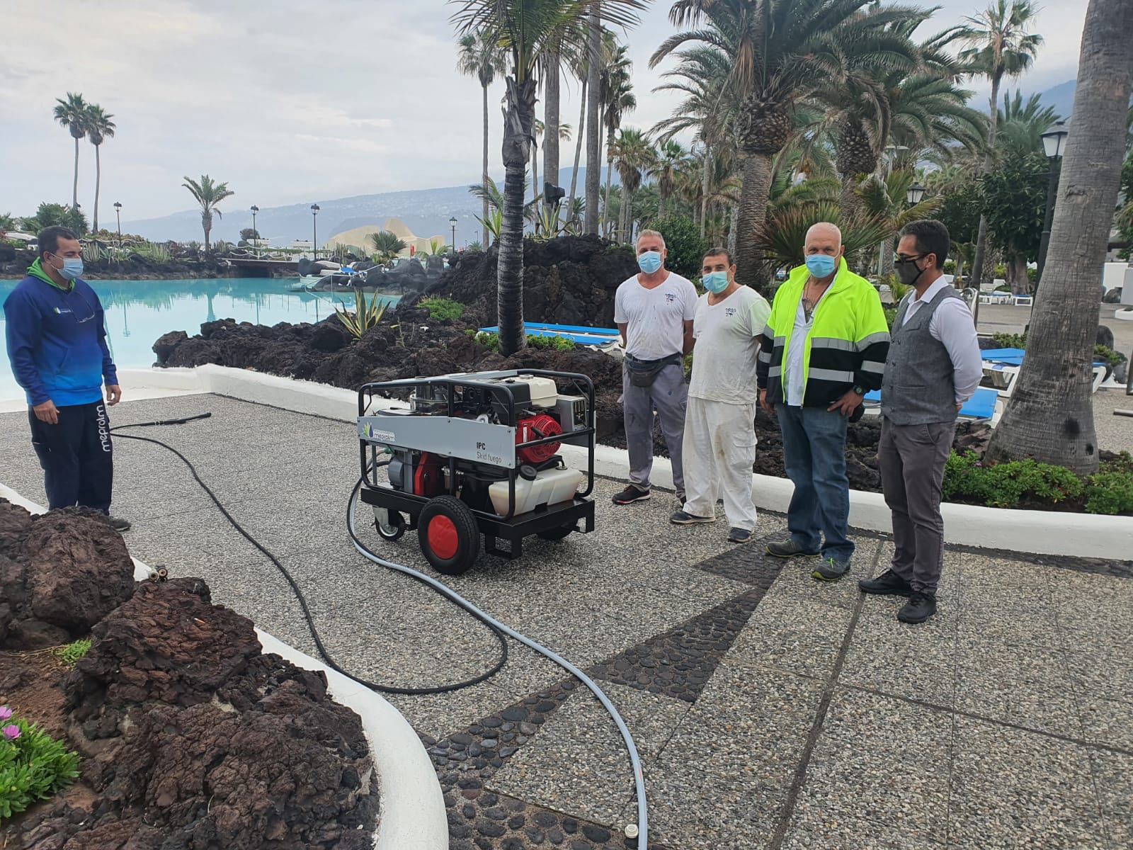 El Ayuntamiento adquiere una nueva hidrolimpiadora para el Complejo Turístico Costa Martiánez