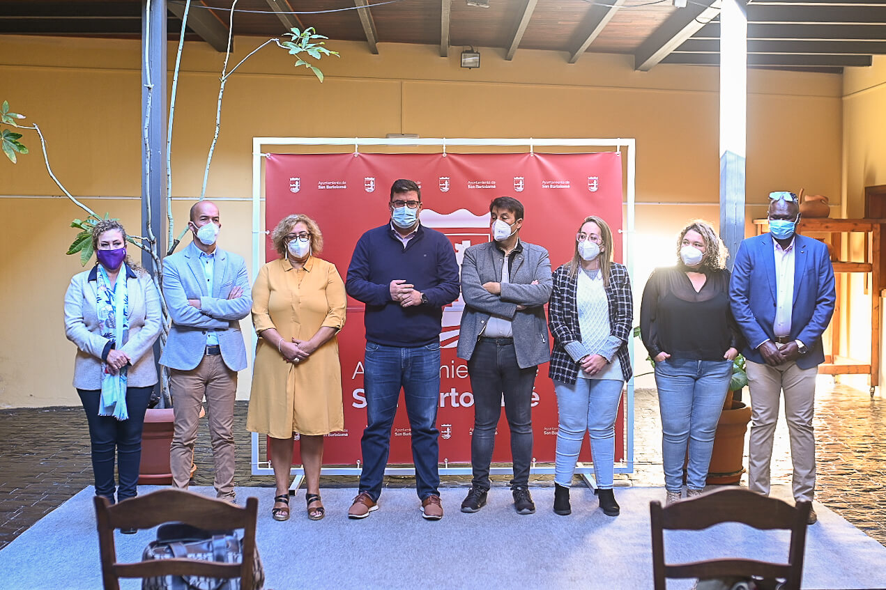 Isidro Pérez presentó sus líneas maestras de actuación en las que la prioridad son las personas y conseguir juntos un San Bartolomé mejor, cada vez más social, solidario y sostenible