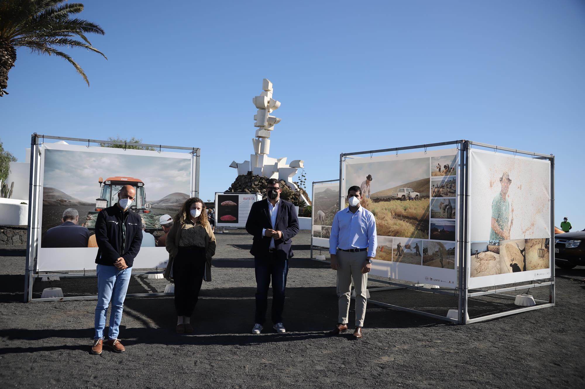 La Casa Museo al Campesino acoge la exposición "Pastorear el viento. Domar el agua. Labrar el fuego", un viaje fotográfico por los ecosistemas agrarios de Lanzarote