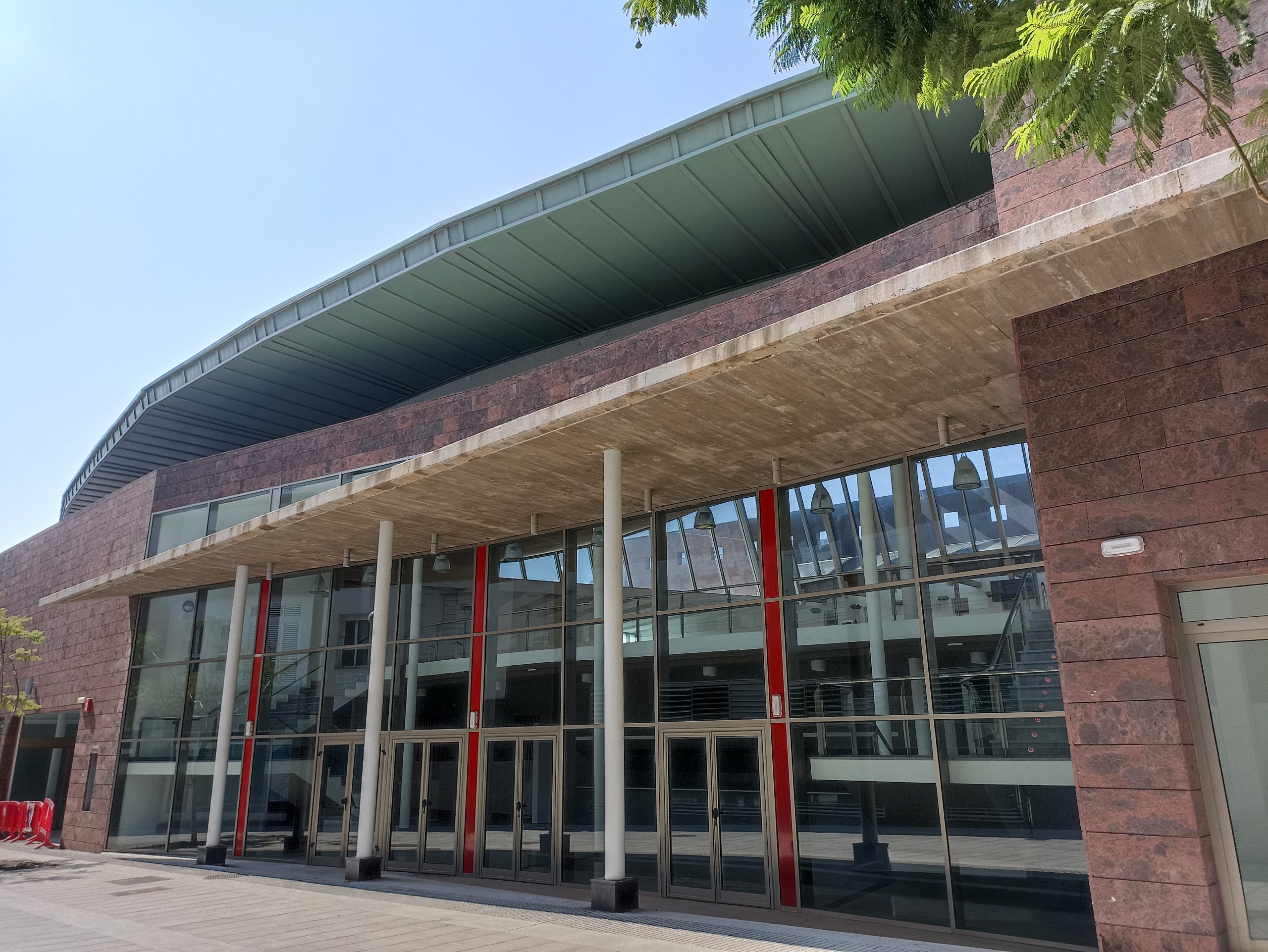 Adjudicado el servicio de limpieza del CIE y el Audillón de San Sebastián de La Gomer