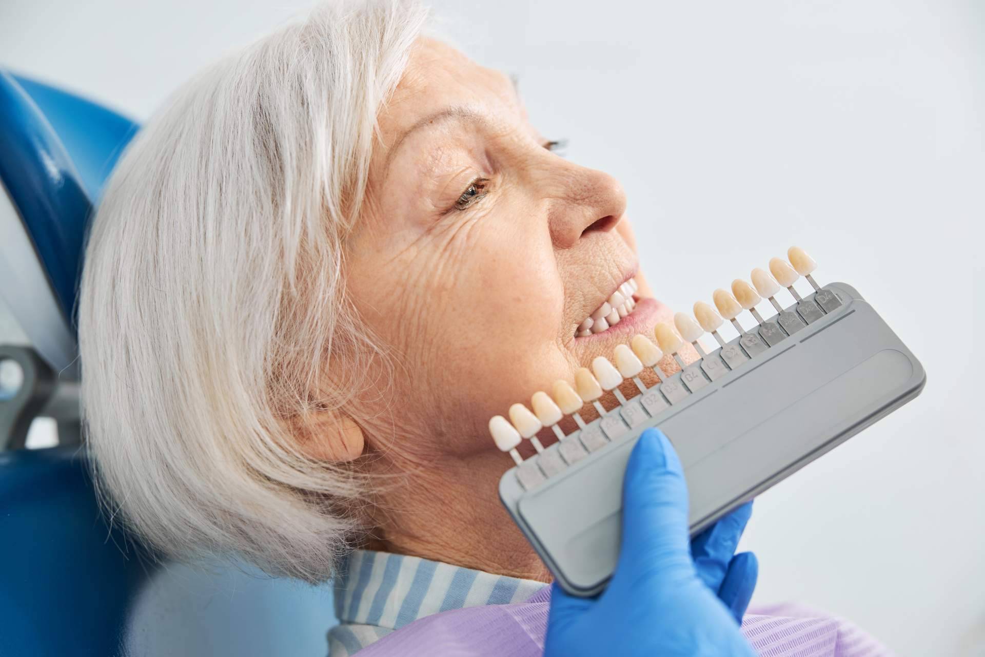 Limpieza dental y blanqueamiento en Policlínica ICD