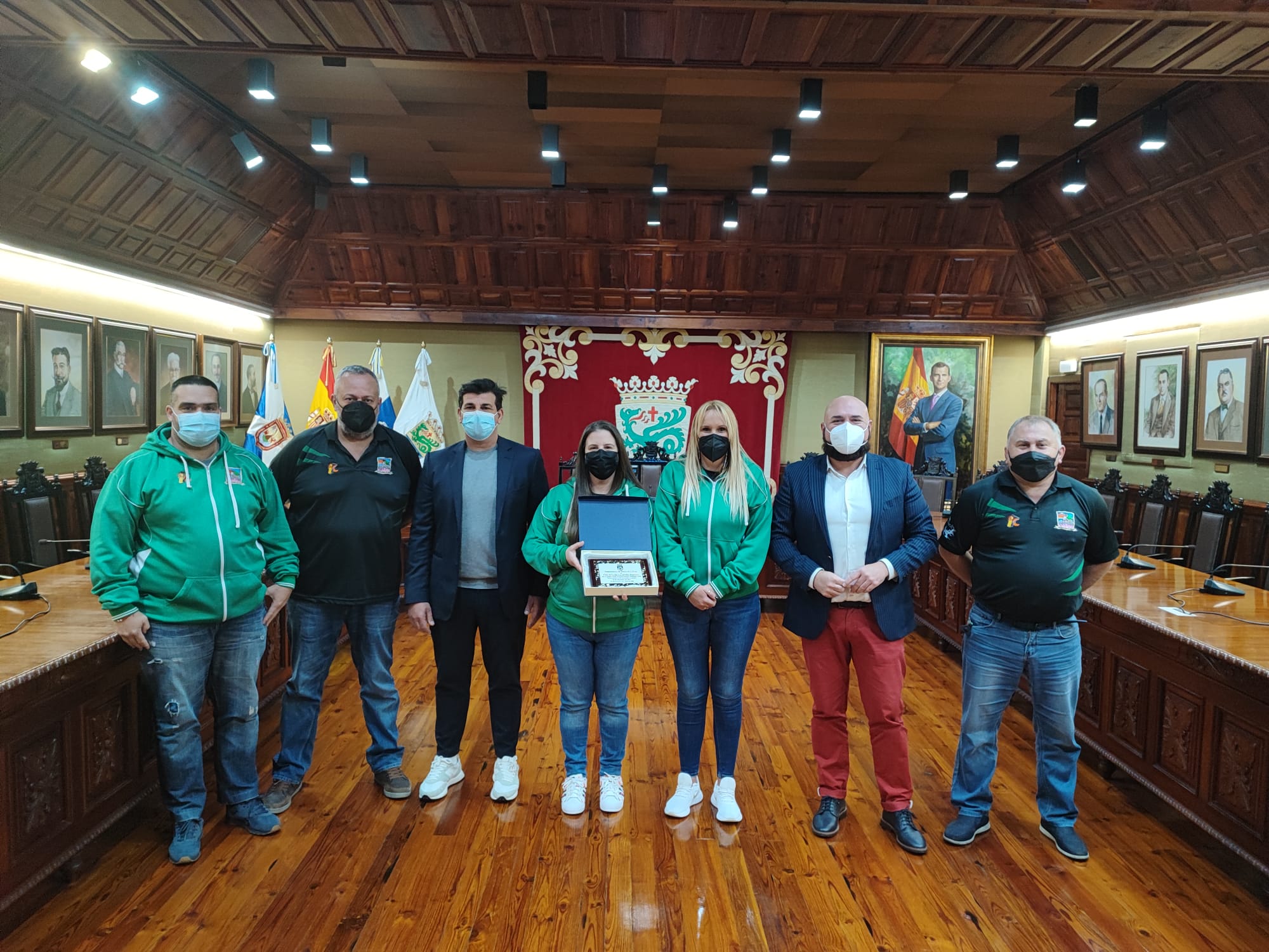 Reconocimiento al Club de Lucha Canaria femenino Las Adelfas