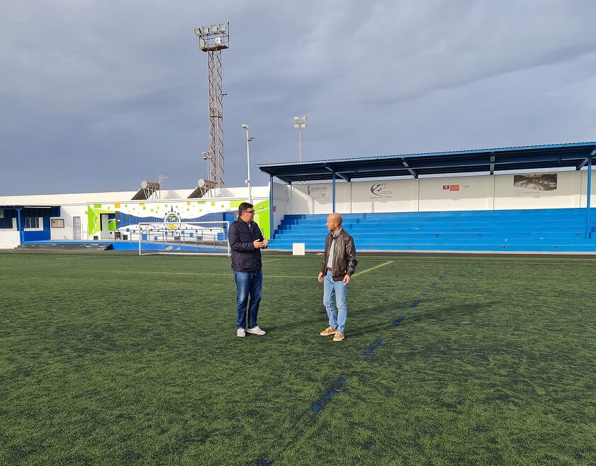 San Bartolomé saca a licitación la sustitución del césped artificial y mejora del vallado del Campo de Fútbol de Playa Honda
