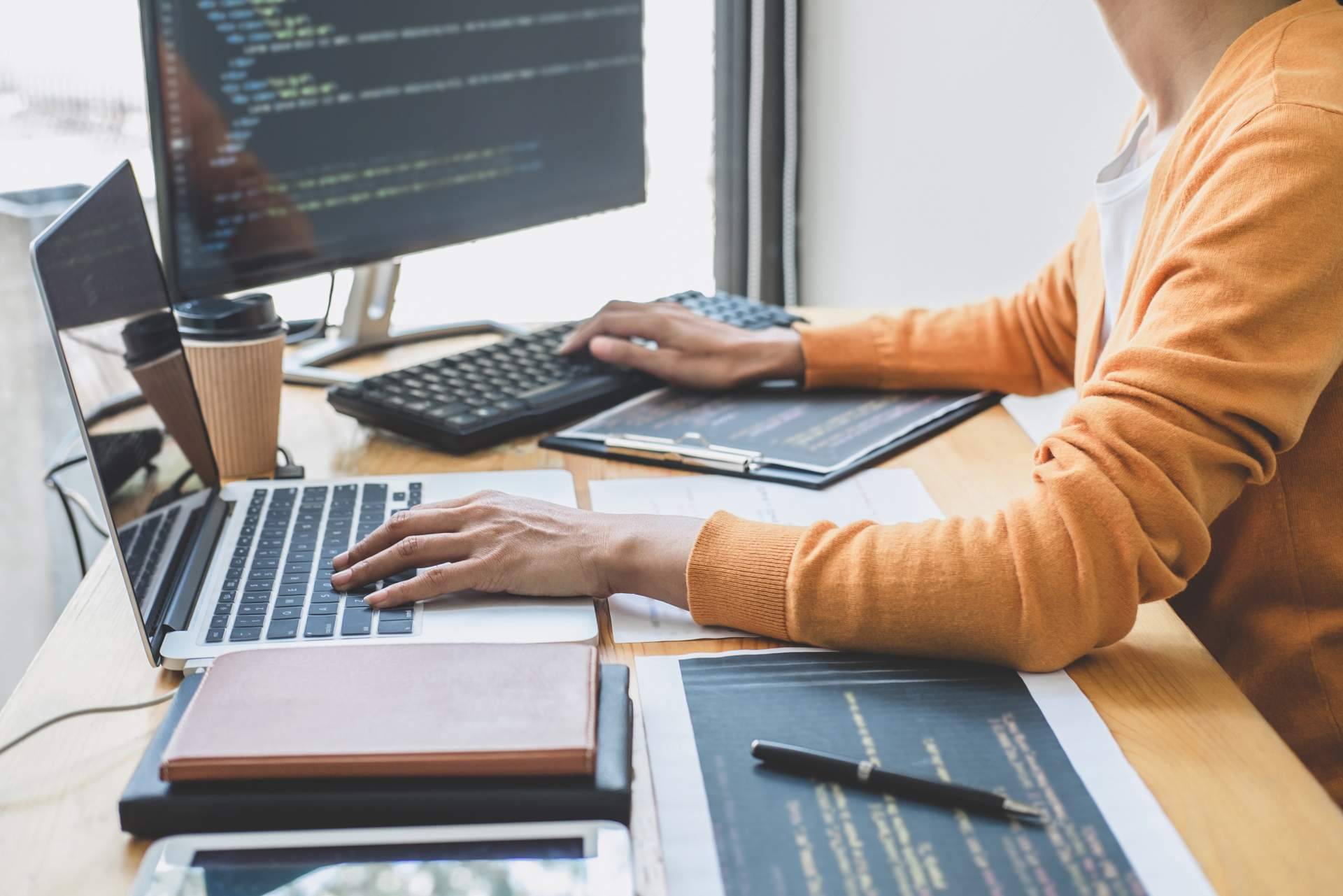 Cuáles son los mejores CRM del momento según Israel Huerta, experto en marketing digital