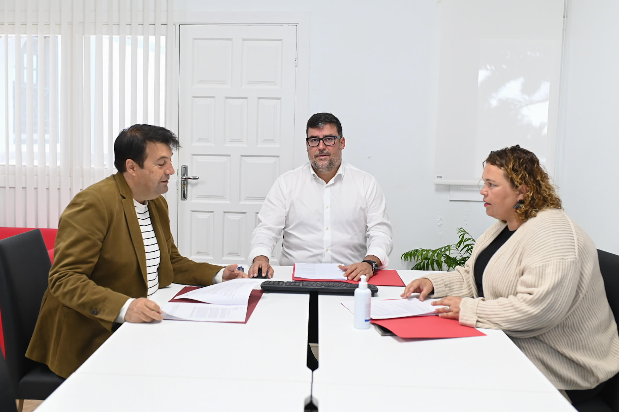 San Bartolomé aprueba inicialmente las bases para la concesión de subvenciones destinadas a la rehabilitación o adecuación de viviendas a las condiciones de habitabilidad, ahorro de consumo energético o accesibilidad