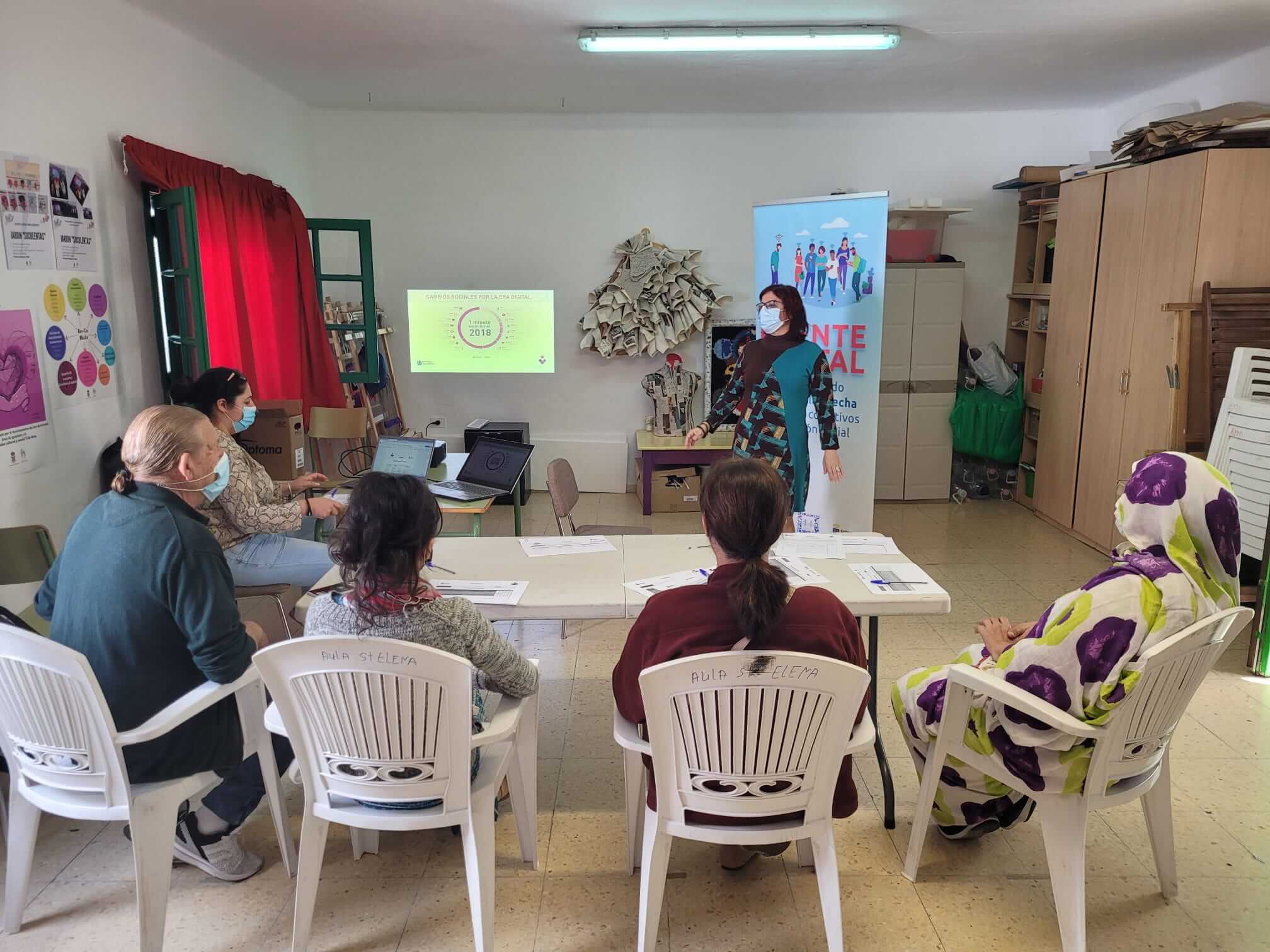 San Bartolomé mejora las habilidades digitales de la población más vulnerable a través del proyecto “Puente Digital”