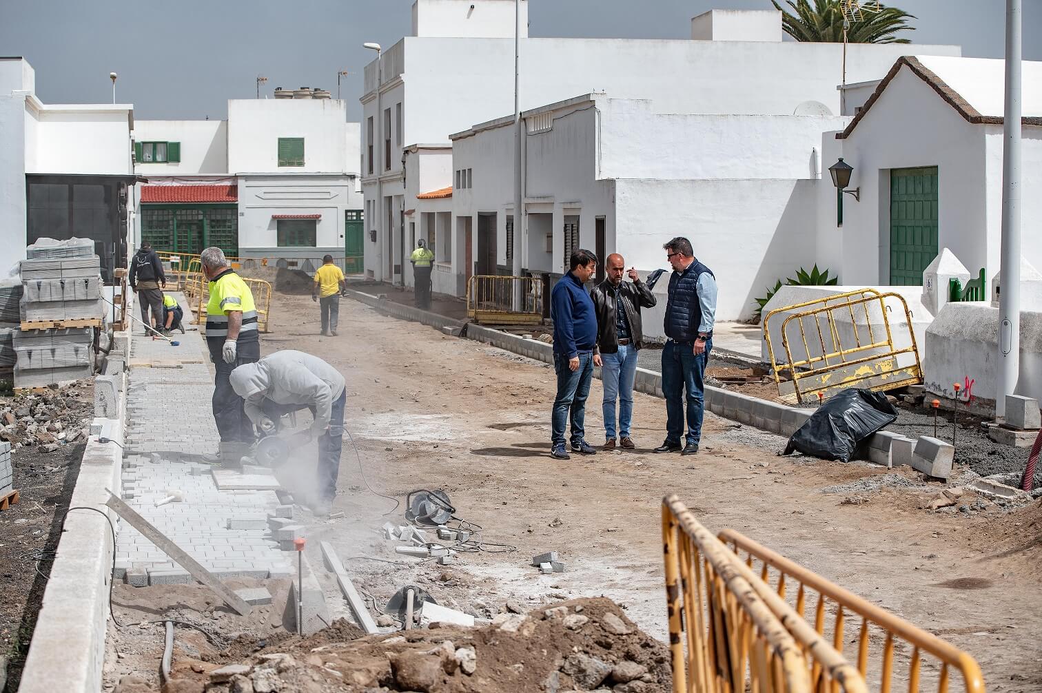 Comenzaron las obras de adecuación de las calles Párroco San Martín y Plaza León y Castillo de San Bartolomé