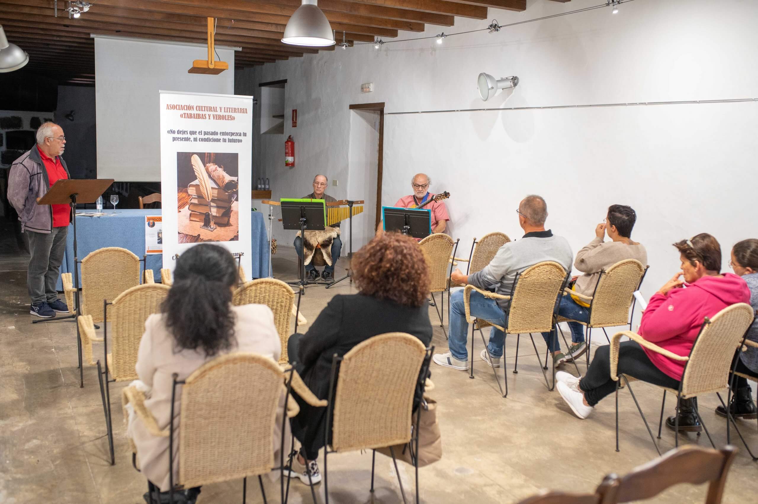 La Casa Cerdeña acogió la presentación del libro NOSTALGIA de Emilio Fernández Batista