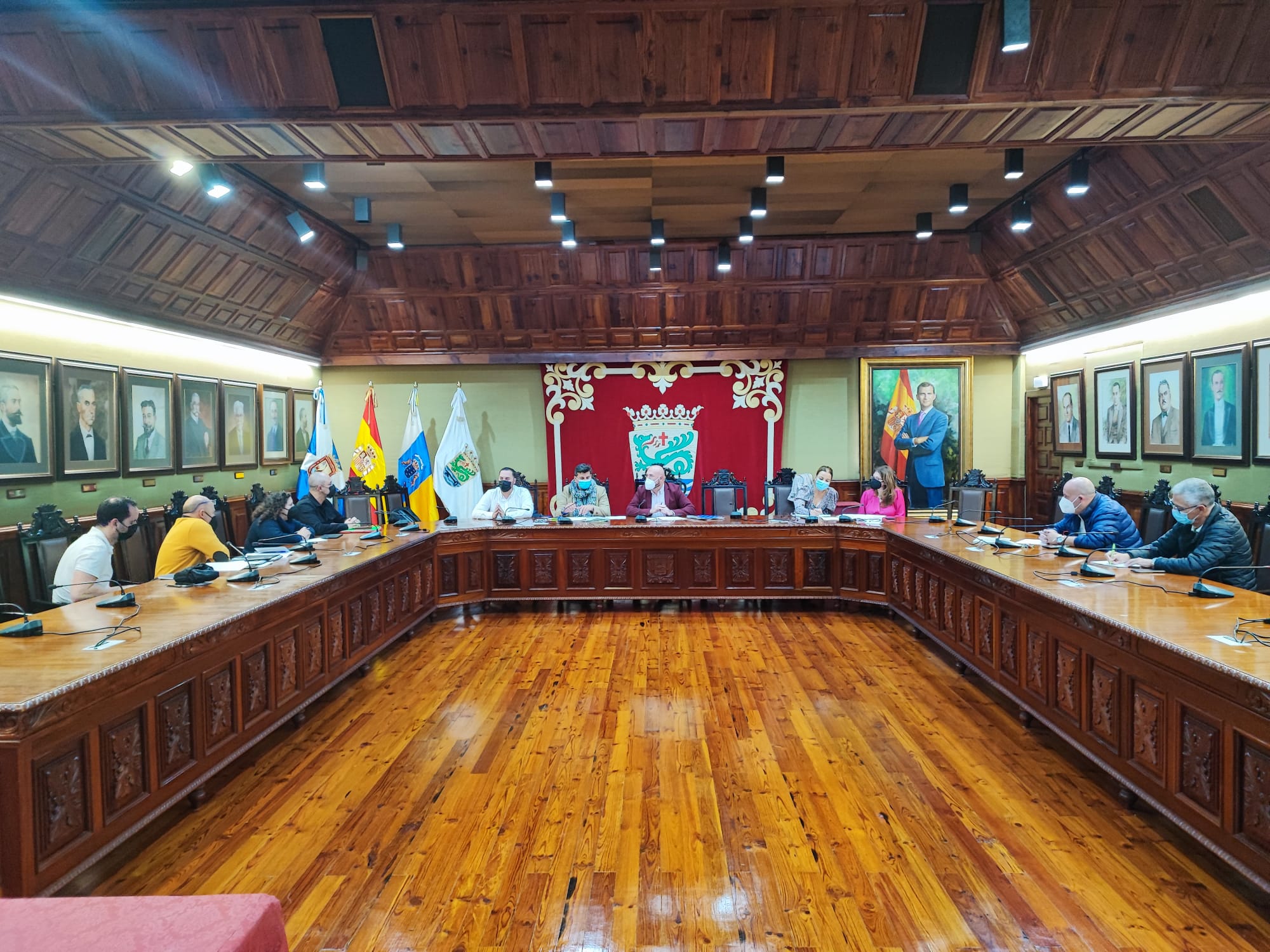 Puerto de la Cruz celebra la Primera Mesa del Taxi del 2022