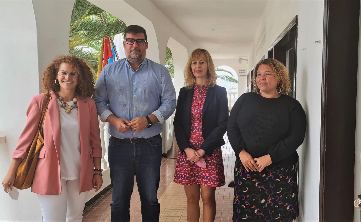 Reunión entre el alcalde y el Colegio Oficial de Enfermería de Las Palmas para impulsar un proyecto de prevención y promoción de la salud en el ámbito escolar municipal