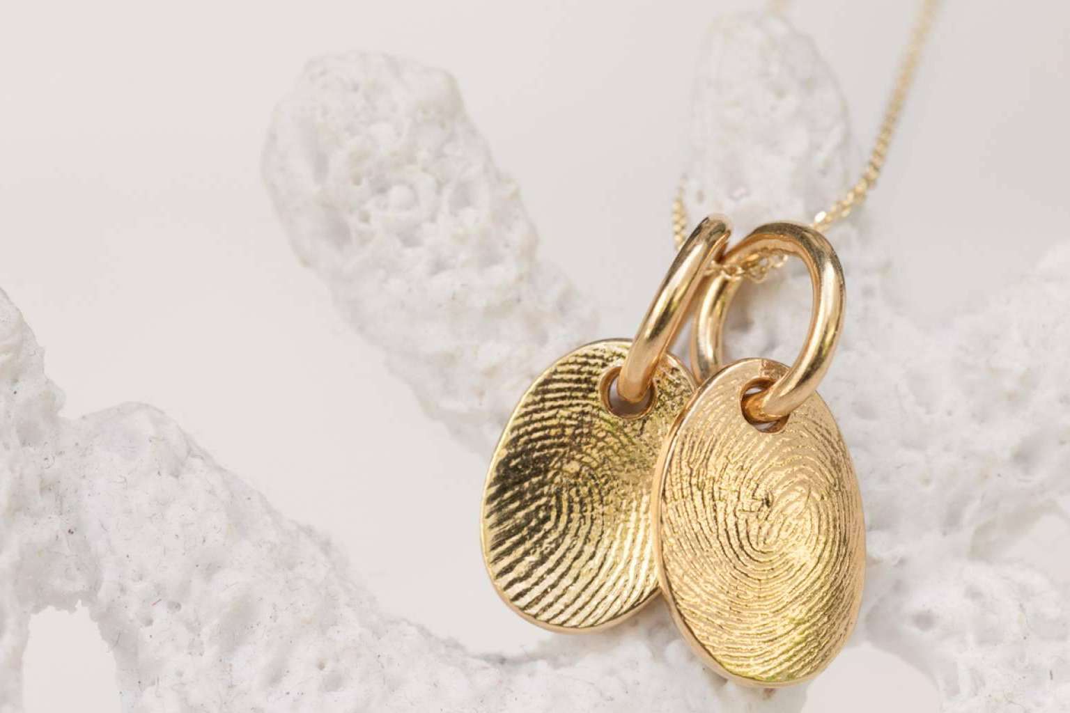 Las joyas personalizadas con la huella de una persona querida de Dejando Huella By Ana