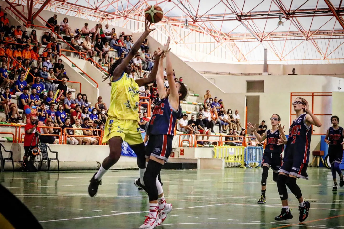 Las Escuelas Municipales de Baloncesto y Fútbol abren el período de inscripción para la temporada 2022/2023 – Candelaria