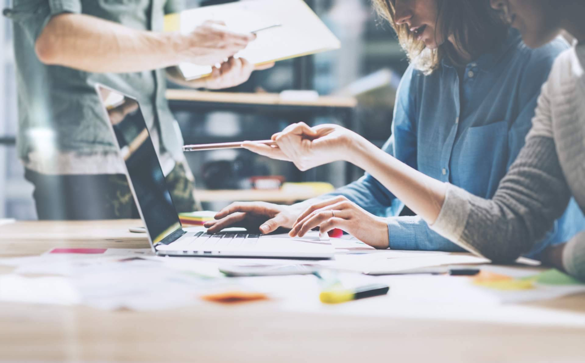 Mejorar la presencia online con los especialistas en marketing digital de Queenpc