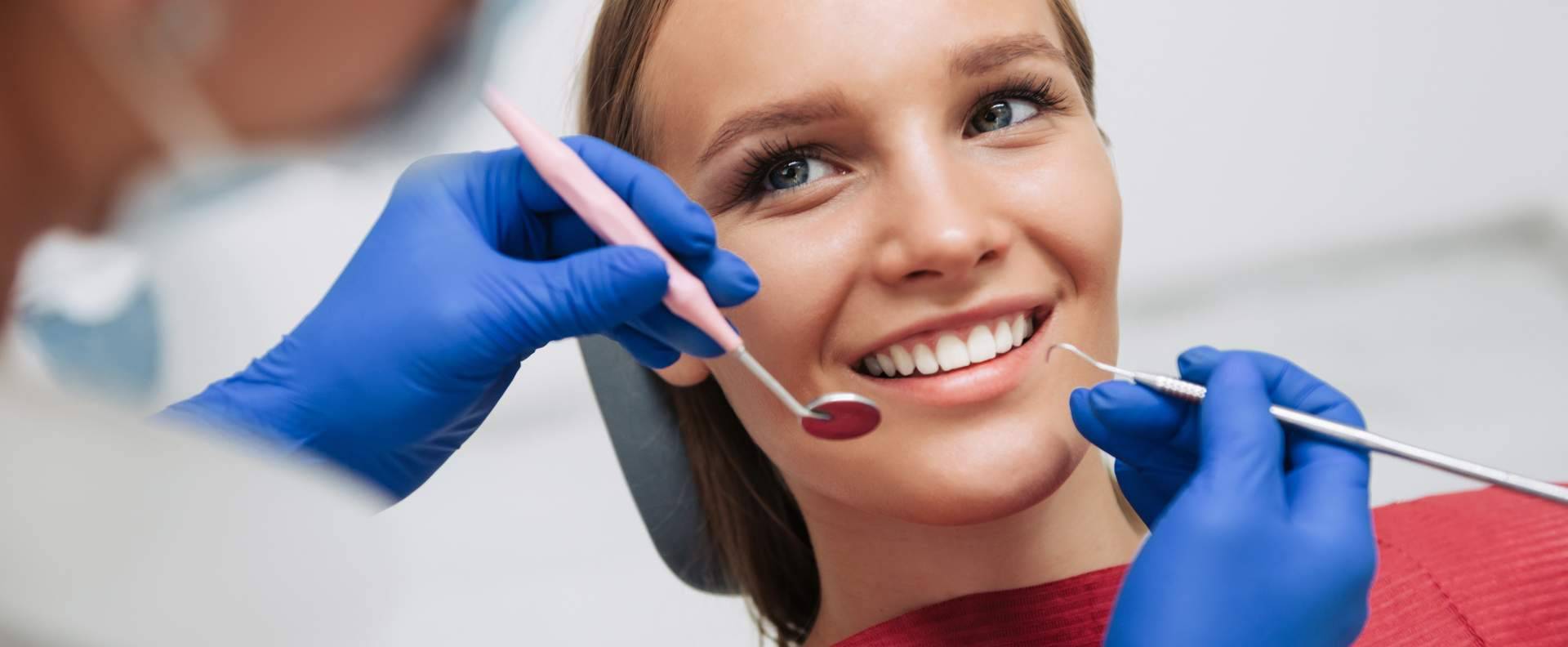 Implantes dentales de la mano de Clínica Dental de la Doctora Cachero