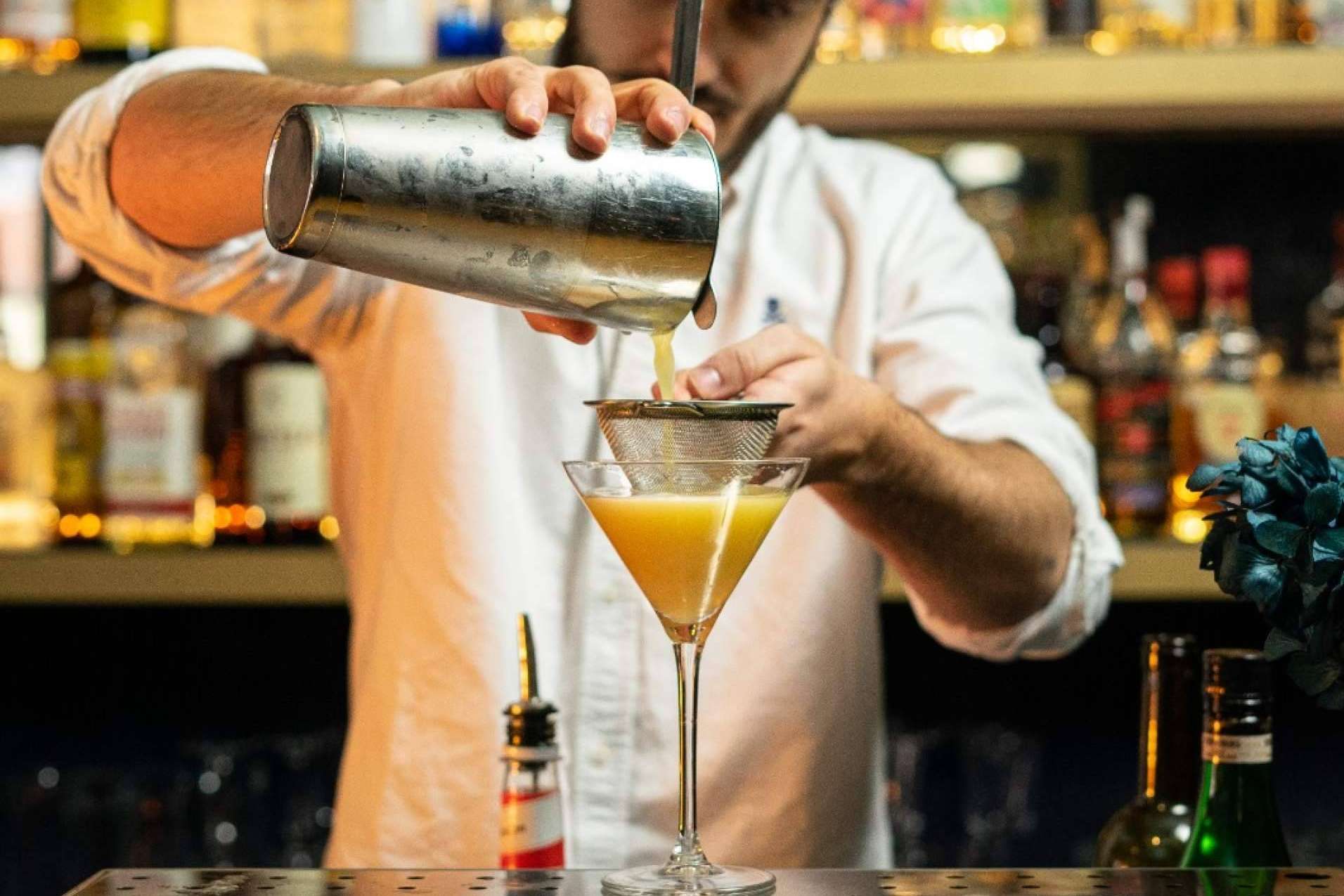 Desvelando las claves y secretos que hacen famoso al Curso de Bartender Profesional de la Escuela de Coctelería de Madrid (ESCOM)