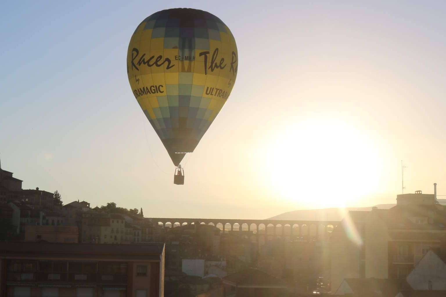 Paseo en globo aerostático en Segovia con la compañía EoloFly