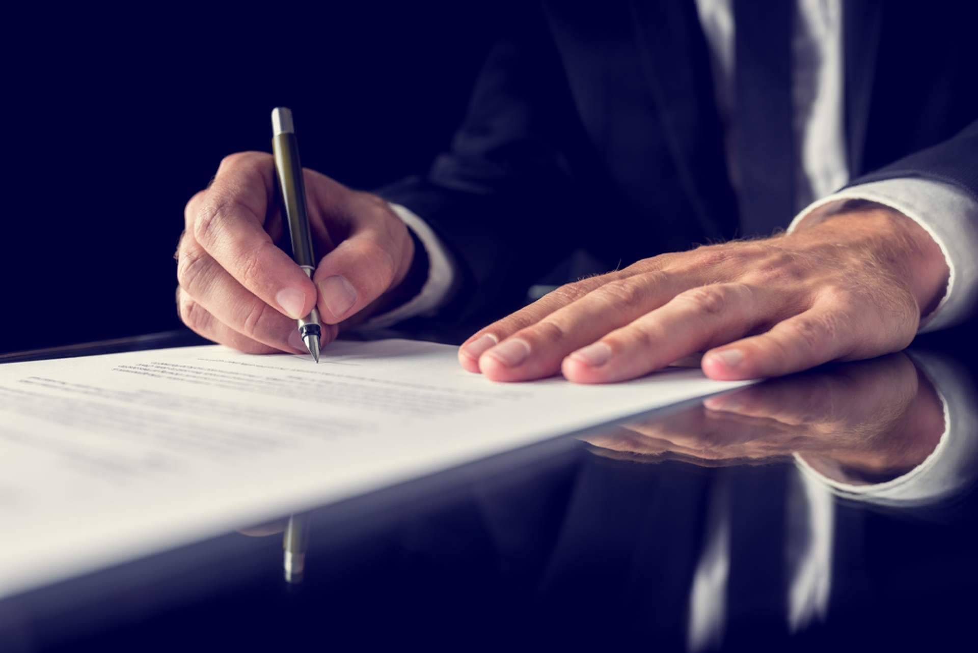Grupo Legal Gebeloff señala por qué contratar a sus abogados cobradores de deudas